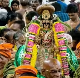 ஸ்ரீரங்கத்தில் கோவிந்தா கோஷம் முழங்க சொர்க்கவாசல் திறப்பு