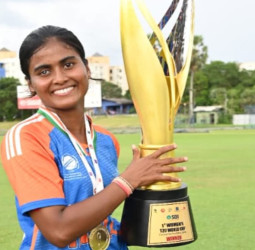 பசியோடு போராடிய இரவுகள்.. இன்று உலகக்கோப்பை நாயகி!