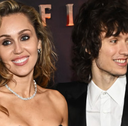 4 கோடி மோதிரம்: Miley Cyrus நிச்சயதார்த்த மோதிரத்தால் இணையம் ஸ்தம்பித்தது – Maxx Morando யார்?