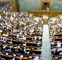 நீதிபதி விவகாரத்தில் திமுக எம்.பி.க்கள் வெளிநடப்பு!