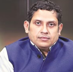 தமிழகக் கடன் சுமை: காங்கிரஸ் நிர்வாகி ட்வீட்டால் அரசியல் மோதல்!