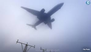 டெல்லி விமான நிலையம்: கடும் பனியால் 228 விமானங்கள் இரத்து; காற்று மாசுபாடு தொடர்கிறது