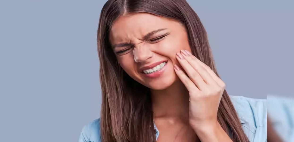 பல் கூச்சம், மஞ்சள் கறையா? காரணம் இதுதான்!