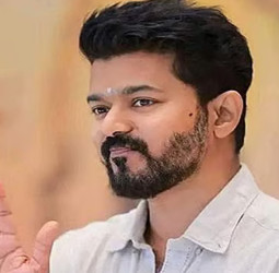 சென்னை திரும்பினார் விஜய்: அரசியல் களம் சூடுபிடிக்கிறது!
