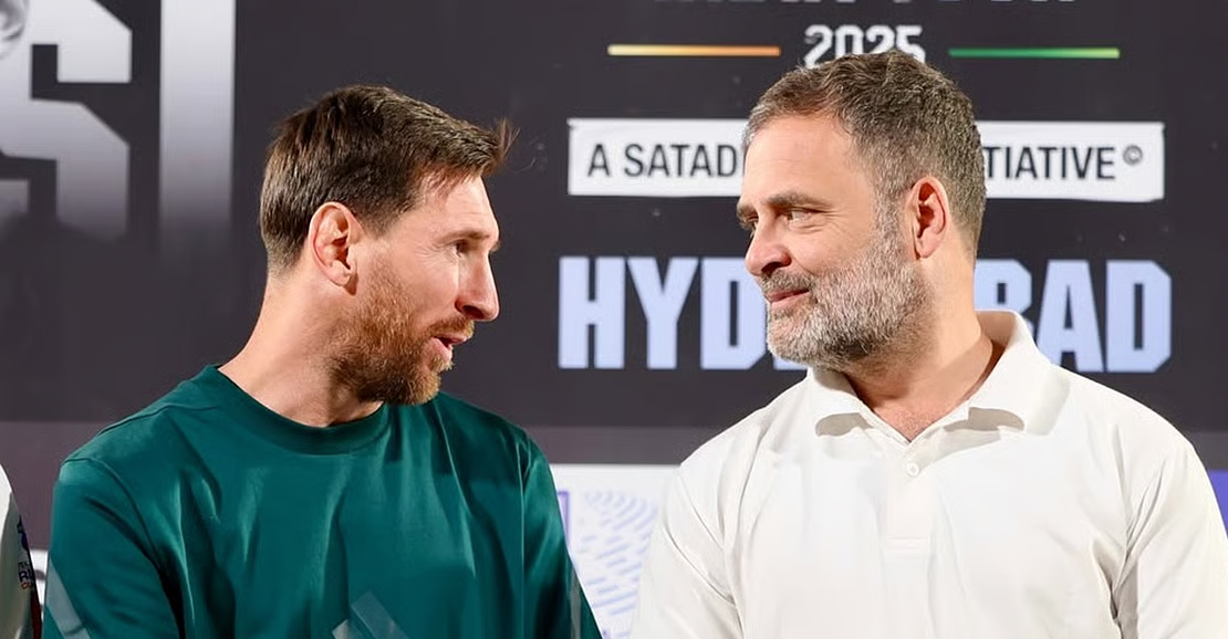 ராகுல் காந்திக்கு கையொப்பமிட்ட ஜெர்சி பரிசாக வழங்கப்பட்டது!