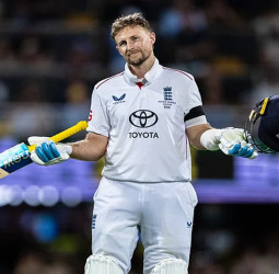 ரூட்டின் அதிரடி சதம், ஸ்டார்க் 6 விக்கெட்: ஆஷஸ் 2வது டெஸ்ட்