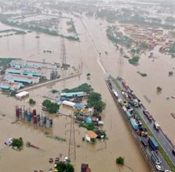 🌧️ செங்கல்பட்டு, மயிலாடுதுறை, விழுப்புரம், கடலூர், புதுச்சேரிக்கு ரெட் அலர்ட்