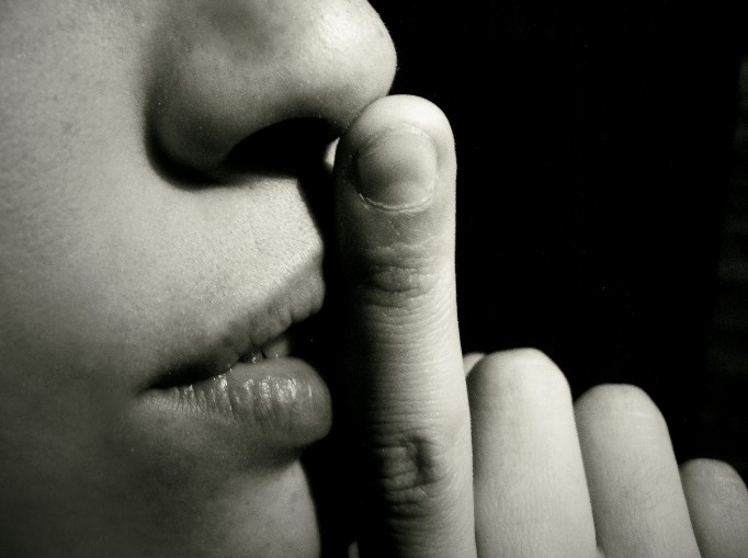 மௌனம் வெற்றிடமல்ல – பதில்கள் நிறைந்ததா?