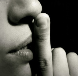 மௌனம் வெற்றிடமல்ல – பதில்கள் நிறைந்ததா?