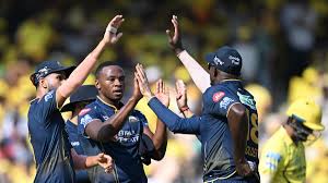 சிஎஸ்கேவை நிலைகுலையச் செய்த குஜராத் டைட்டன்ஸ்: 8 விக்கெட் வித்தியாசத்தில் வெற்றி!