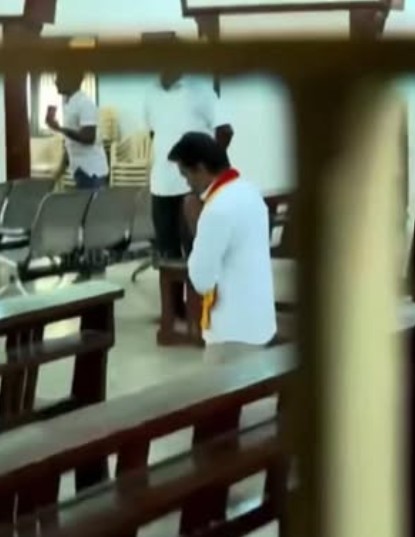 திருச்சியில் விஜய் பிரார்த்தனை – தேர்தல் பிரசாரத்திலும் ஆன்மீக தருணம்?