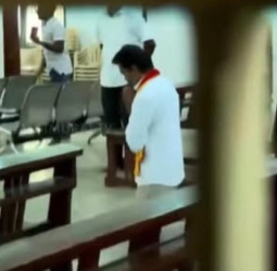 திருச்சியில் விஜய் பிரார்த்தனை – தேர்தல் பிரசாரத்திலும் ஆன்மீக தருணம்?