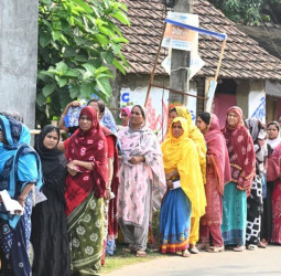 மேற்கு வங்கம் தேர்தல்: முதற்கட்ட வாக்குப்பதிவு விறுவிறுப்பு!