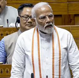 மோடிக்கு எதிராக உரிமை மீறல் நோட்டீஸ்: நாடாளுமன்றத்தில் வெடித்த புதிய சர்ச்சை!