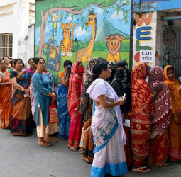 மேற்கு வங்கத்தில் இறுதிக்கட்ட தேர்தல்: விறுவிறுப்பான வாக்குப்பதிவு!