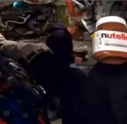 விண்வெளியில் மிதந்த நுடெல்லா ஜாடி: இணையத்தில் வைரல்!