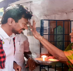 "பழனிசாமியை மொத்தமாக உட்கார வைப்போம்" - உதயநிதி அதிரடிப் பேச்சு!