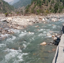 இமயமலையில் குறைந்த பனிப்பொழிவு: 200 கோடி பேருக்கு நீர் நெருக்கடி?