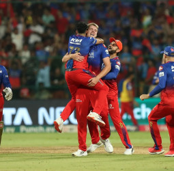 ஆர்சிபியை வீழ்த்தியது டெல்லி: த்ரில் வெற்றி!