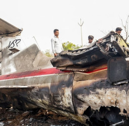 அஜித் பவார் விபத்து சர்ச்சை: 'பில்லி சூனியம்' புகாரால் அதிரும் மகாராஷ்டிரா அரசியல்!