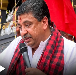 "அமைச்சர் ஆக மாட்டேன் என்று நினைத்தேன்.." - மேடையில் கண் கலங்கிய பி.டி.ஆர்!