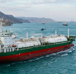 இந்தியாவுக்கு நிம்மதி! ஹார்முஸ் நீரிணையை கடந்தது 'Green Asha' எல்பிஜி கப்பல்.