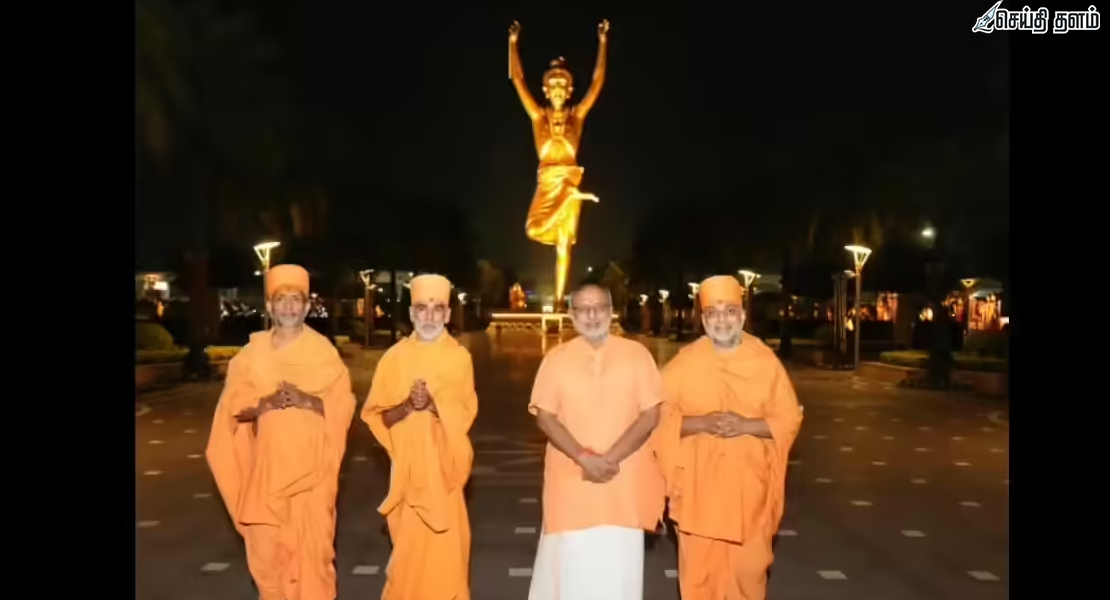 டெல்லி அக்ஷர்தாம்: 108 அடி உயர நீலகண்ட வர்ணி சிலை - ஒரு ஆன்மீக அதிசயம்!