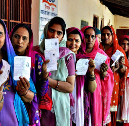 வாக்களிக்கப் போகிறீர்களா? பூத் ஸ்லிப் மட்டும் போதாது - தேர்தல் ஆணையம்