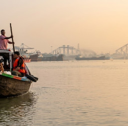 ஹூக்ளி நதியில் பிரதமர் மோடியின் படகுப் பயணம்!