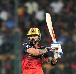 விராட் கோலி அதிரடி: குஜராத்தை வீழ்த்தி ஆர்சிபி அபார வெற்றி!