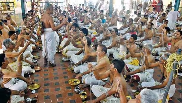 ஆவணி அவிட்டம் 2026: பூணூல் மாற்றும் உபாகர்மா விரதத்தின் சிறப்புகளும், கல்வியில் ஏற்றம் தரும் ஹயக்ரீவர் வழிபாடும்!