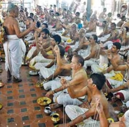 ஆவணி அவிட்டம் 2026: பூணூல் மாற்றும் உபாகர்மா விரதத்தின் சிறப்புகளும், கல்வியில் ஏற்றம் தரும் ஹயக்ரீவர் வழிபாடும்!