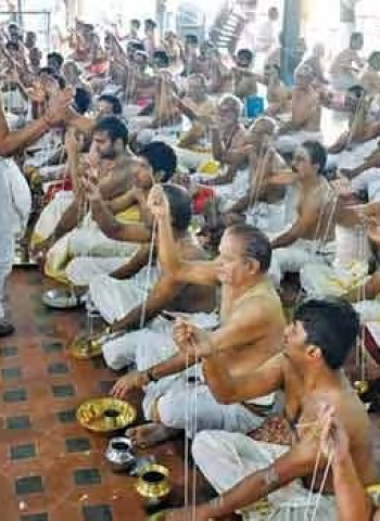 ஆவணி அவிட்டம் 2026: பூணூல் மாற்றும் உபாகர்மா விரதத்தின் சிறப்புகளும், கல்வியில் ஏற்றம் தரும் ஹயக்ரீவர் வழிபாடும்!