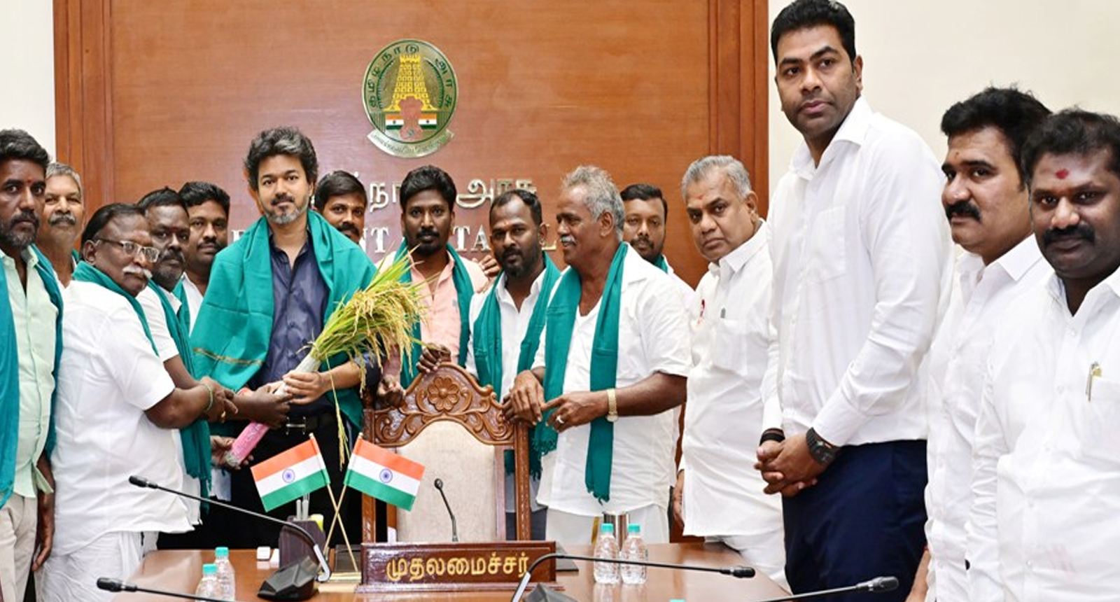 பரந்தூர் பசுமை விமான நிலையத் திட்டம் ரத்து! முதலமைச்சர் விஜய்க்கு நேரில் நன்றி தெரிவித்த விவசாயிகள்: தலைமைச் செயலகத்தில் நெகிழ்ச்சி