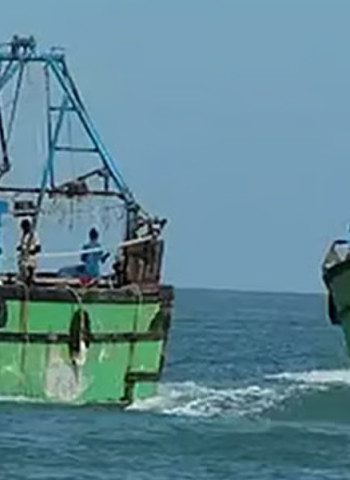 இலங்கை கடற்படையின் அதிரடி கைது: ராமேஸ்வரம் மீனவர்கள் 9 பேர் சிறைபிடிப்பு – இயந்திரக் கோளாறால் நேர்ந்த துயரம்!