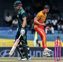 பழிக்குப் பழி! ஆஸ்திரேலியாவை வீழ்த்தி ஜிம்பாப்வே வரலாற்றுச் சாதனை!