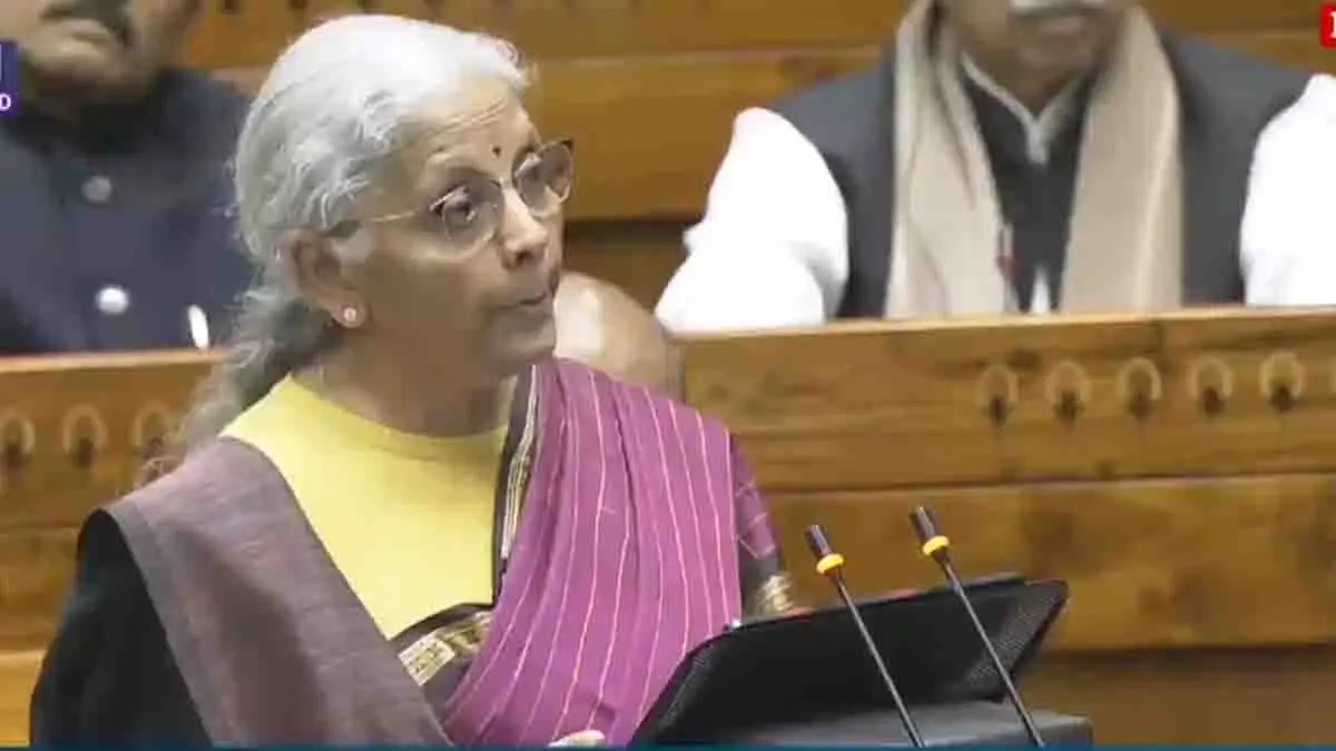 மாவட்டந்தோறும் பெண்கள் விடுதி: மத்திய பட்ஜெட்டில் அதிரடி அறிவிப்பு!