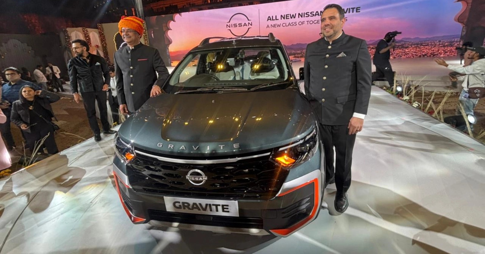 நிசான் கிராவிட்டி: எந்த வேரியண்ட்டில் என்னென்ன வசதிகள்? முழு விவரம்!