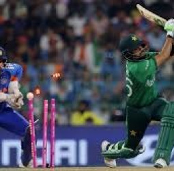 பாகிஸ்தானுக்கு 176 ரன்கள் இலக்கு நிர்ணயித்தது இந்தியா! இஷான் கிஷன் அதிரடி.