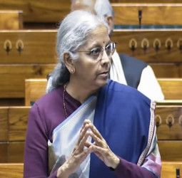 மத்திய பட்ஜெட் 2026: விலை குறையும் மற்றும் உயரும் பொருட்களின் முழு பட்டியல்!