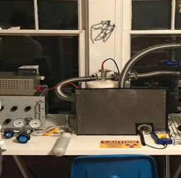 வீட்டின் அறையில் அணு உலை (Nuclear Reactor) உருவாக்கிய 12 வயது சிறுவன்: உலகை வியக்க வைத்த சாதனை!