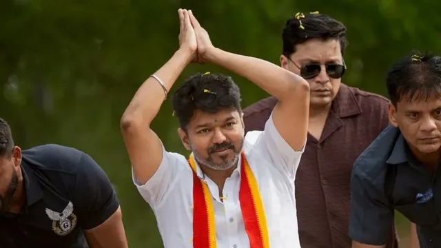 வேலூர் சந்திப்பு ஒத்திவைப்பு: தவெக தலைவர் விஜய் அதிரடி முடிவு!