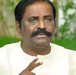 தாய்மொழியில் பேசுங்கள்; வைரமுத்துவின் உருக்கமான வேண்டுகோள்!