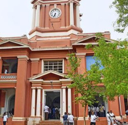 ஸ்ரீரங்கம் கோயில் நிலம்: குடியிருப்பாளர்களுக்கு உரிமை இல்லை - நீதிமன்றம் அதிரடி!