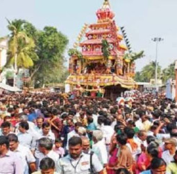 தமிழகம் முழுவதும் தைப்பூச கொண்டாட்டம்: பழனியில் அலைமோதும் பக்தர்கள்!