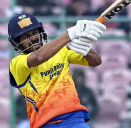 விஜய் ஹசாரே அரையிறுதியில் கர்நாடகா, சௌராஷ்டிரா! மழையால் மும்பை, உ.பி வெளியேற்றம்