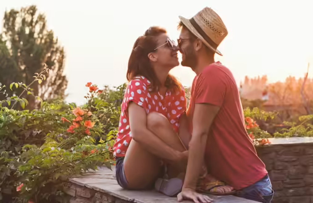 மாறிக்கொண்டிருக்கும் மனிதர்களை நேசிப்பது: வாழ்நாள் காதலின் உண்மை அர்த்தம்