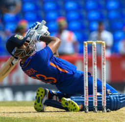 சூர்யகுமார் யாதவ் - டாப் 7 இடங்களுக்குள் நுழைந்து சாதனை!