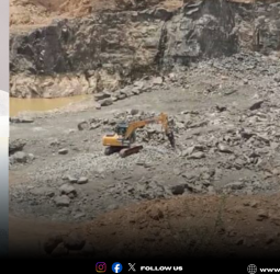 🚫 "கரூர் மணல் கொள்ளை!" - 50 பேருடன் வந்த திமுக MLA பழனியாண்டி? - செய்தியாளர் மீது தாக்குதல்!