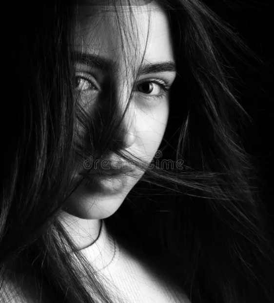 “அவள் அவ்வளவு தான்” – அமைதியிலிருந்து பெருந்திமிர் வரை ஒரு பெண்ணின் பயணம்